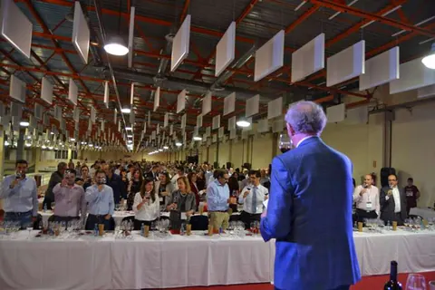 FENAVIN ofreció una cata para 400 participantes, la más multitudinaria de su historia