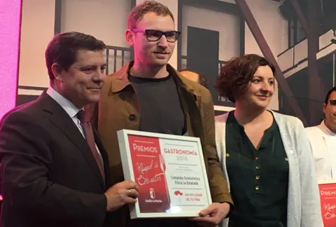 Finca La Estacada recibe en #FITUR2017 el Premio Cervantes de Gastronomía