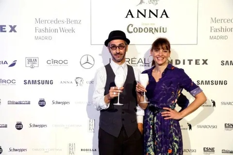Anna de Codorníu le pone banda sonora a la MBFW de la mano de Marlango