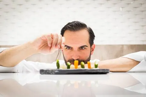 Mario Sandoval y Viña Pomal se comprometen con el buen comer