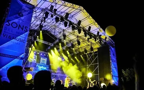 Roses marida música y vino en su gran Festival Veraniego ‘Sons del Món’