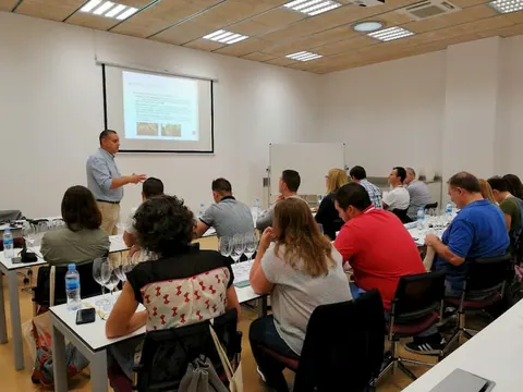 El Curso de Formador en Cava destaca por la calidad de sus contenidos y docentes