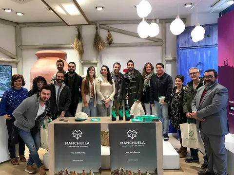 La Denominación de Origen Manchuela realiza un curso de cata para instagramers