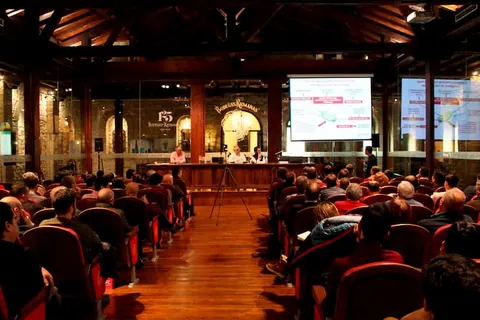 La Sala de Conferencias de Bodegas Riojanas IV Jornada Viticultura 4.0