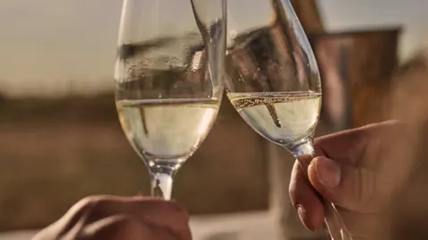 El Cava destaca por su excelencia en los Decanter World Wine Awards 2025
